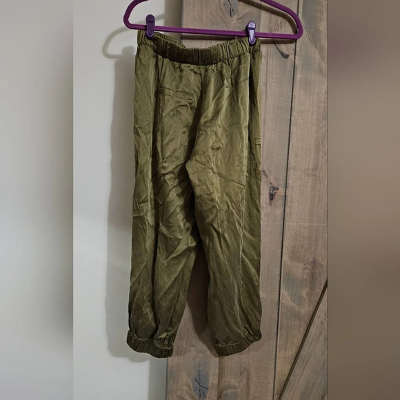POLECI 100% Silk Army Green joggers. Size 0 - Picture 5 of 9